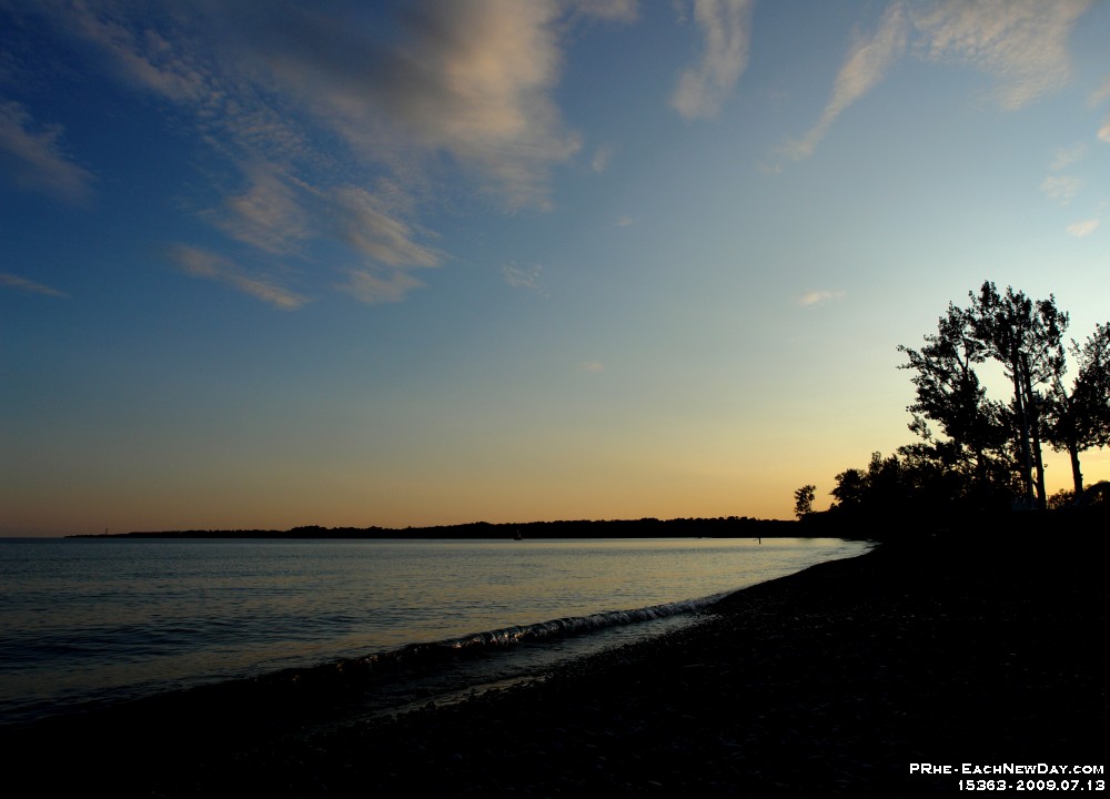 15363CrLe - On the Waterfront Trail (bottom of Liverpool Road) with Andrew